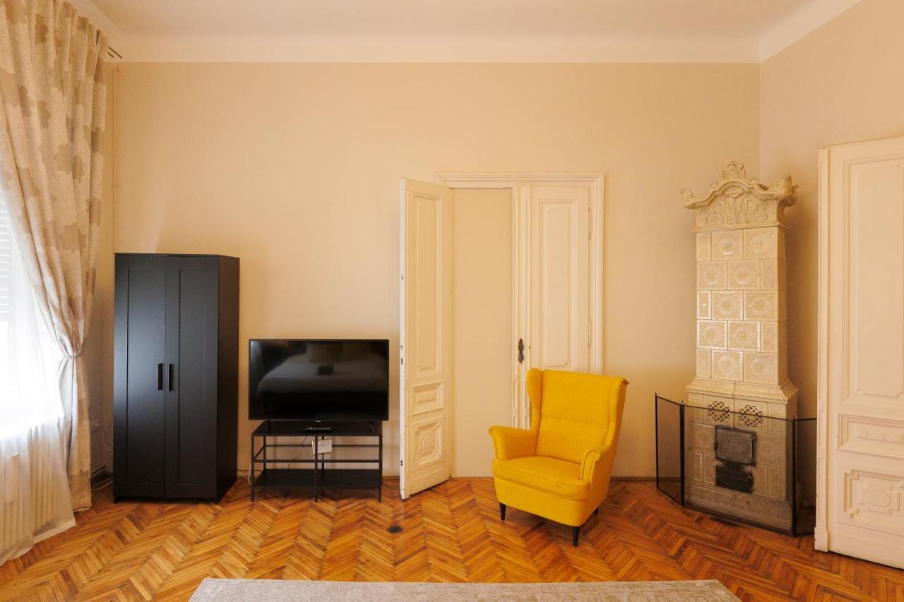 Spacious Flat In Old Town Wi-Fi Timisoara Exterior photo