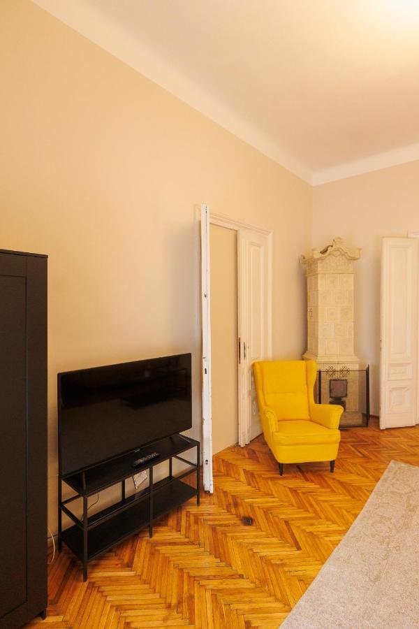 Spacious Flat In Old Town Wi-Fi Timisoara Exterior photo